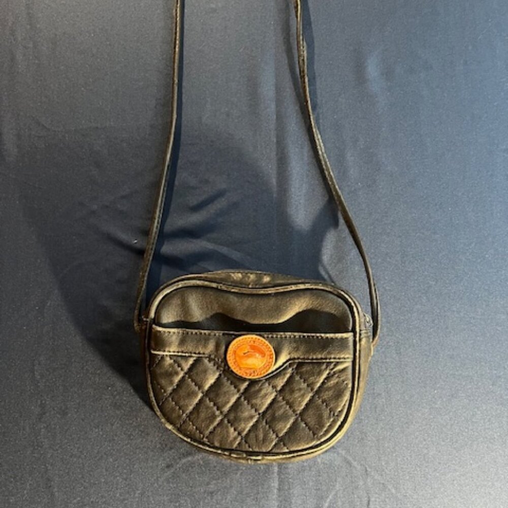 DOONEY & BURKE stylish quilted crossbody bag classic design ALL WEATHER LEATHER‎